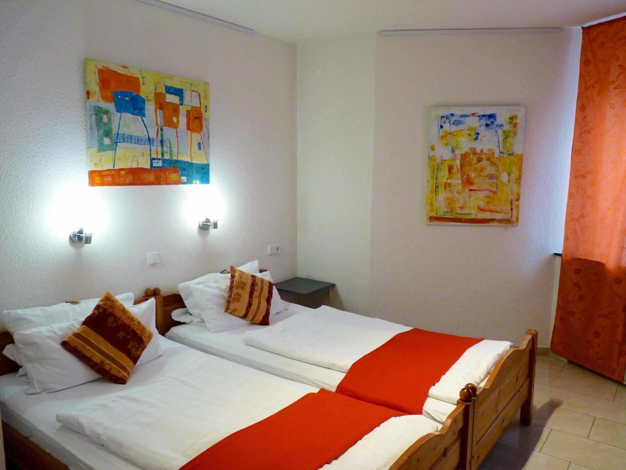 Hotel Art Inn Dinslaken Eksteriør bilde