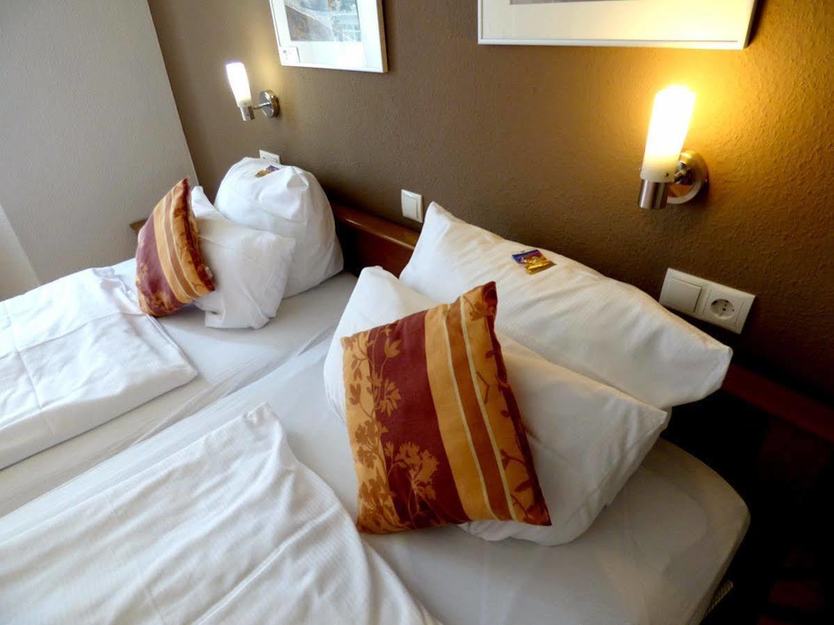 Hotel Art Inn Dinslaken Eksteriør bilde